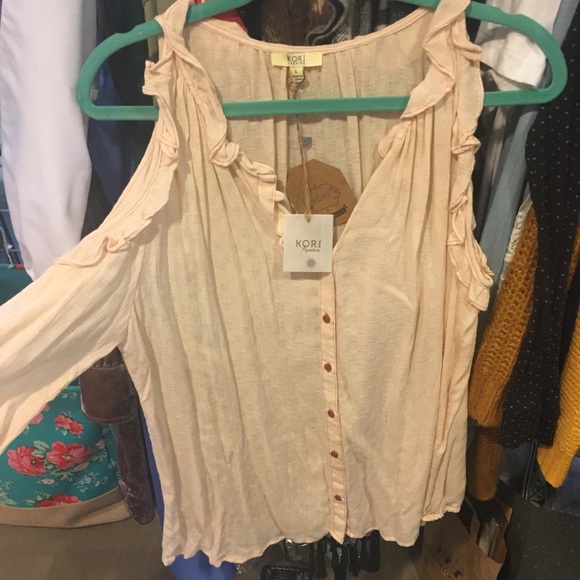 🎀Ruffled Cold Shoulder Blouse - Picture 6 of 7